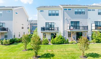 31 Valiant Ct, Middletown, NJ 07748