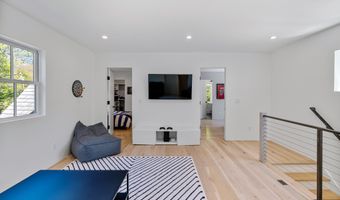 13 Sunswyck Rd, Darien, CT 06820