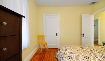 22 Bateman Ave, Newport, RI 02840