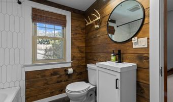 1613 N DIVISION St, Appleton, WI 54911