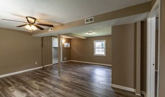 834 S A St, Arkansas City, KS 67005