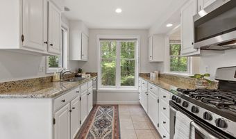 32 Brewster Ln 32, Acton, MA 01720