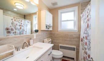 118 W 46TH St, Bayonne, NJ 07002