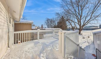 712 Garnet Dr, Ames, IA 50010