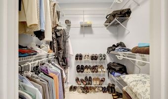 8104 BRIAR CREEK Dr, Annandale, VA 22003