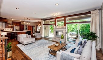605 Oakwood Pl, Polk City, IA 50226