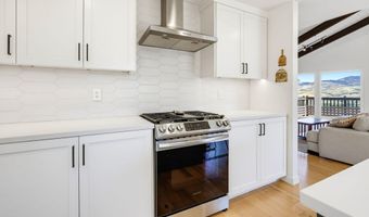 1509 Woodland Dr, Ashland, OR 97520