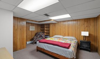 3204 Farmbrook Ct, Ann Arbor, MI 48108