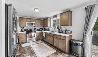 45 Chestnut St, Athol, MA 01331