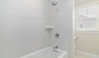 23 MIDDLEBERRY Ln, East Greenwich, RI 02818