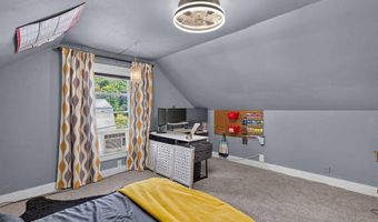 48 6th St, Bangor, ME 04401