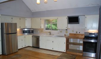43 Camelot Dr, Bedford, NH 03110