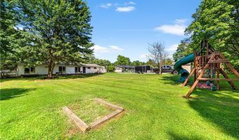 583 Sherwood Dr, Aurora, OH 44202