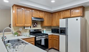 13411 Ivanpah Rd, Apple Valley, CA 92308