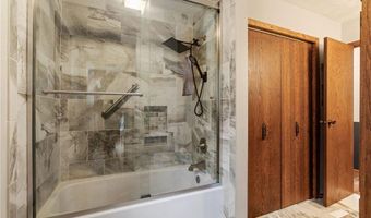 74500 240th St, Albert Lea, MN 56007