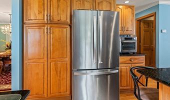 9 Santom St, Auburn, MA 01501