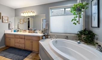2504 Laura Vista Dr NW, Albany, OR 97321