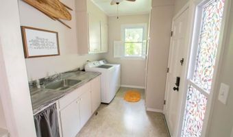305 SKY Dr, Anniston, AL 36207