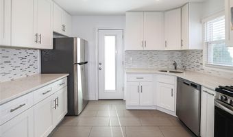 132 Bethel Rd, Albertson, NY 11507