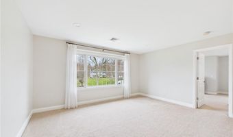 30 Taggart Ct, East Greenwich, RI 02818
