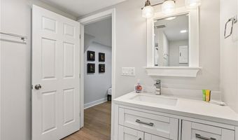 195 Wendy Hill Dr, Alpharetta, GA 30009