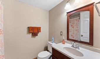 6738 158th St W, Apple Valley, MN 55124