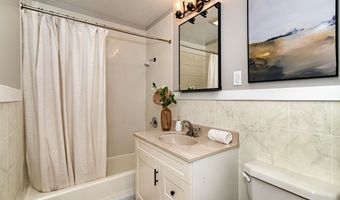 228 Hilltop Rd, Ames, IA 50014