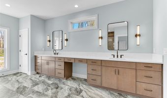 805 Club Dr W, Aurora, OH 44202