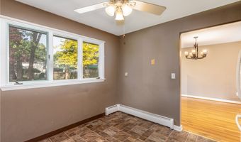 24 Glenbourne Ct, Amherst, NY 14221
