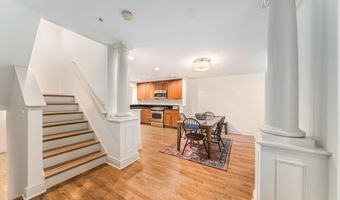 140 Ashley Mews Dr, Ann Arbor, MI 48104