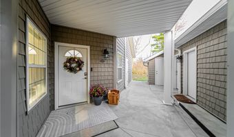 201 Whispering Shrs, Vermilion, OH 44089