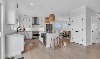 33 Amherst Dr, Bayville, NJ 08721