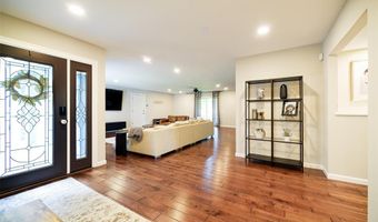 1012 Stuyvesant Ln, Ballwin, MO 63011