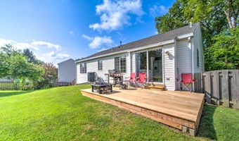 235 Aberdeen Dr, Algonquin, IL 60102