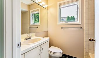 2713 Aspen Rd, Ann Arbor, MI 48108
