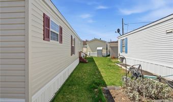 27 Woodward Rd, Lincoln, RI 02865