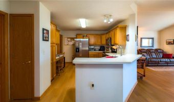 1906 Oak Tree Ln B, Austin, MN 55912