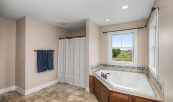 4111 Ballentine Dr, Ames, IA 50010