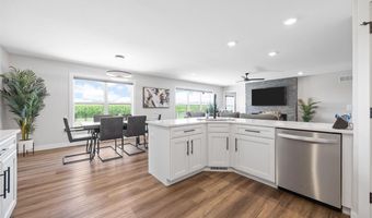 1190 Berkshire Ln, North Liberty, IA 52317