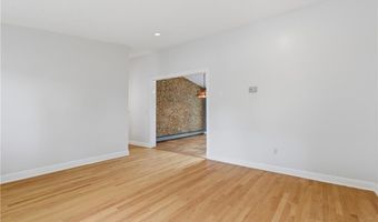 8 Ledgemont Dr, Lincoln, RI 02865