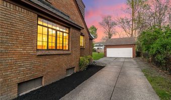96 Amherstdale Rd, Amherst, NY 14226