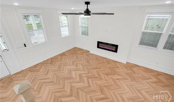 904 E 33rd St, Savannah, GA 31401