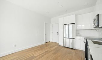 38 Hichborn 203, Boston, MA 02135