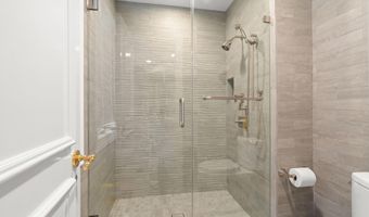 284 Park Ave, Oakhurst, NJ 07755