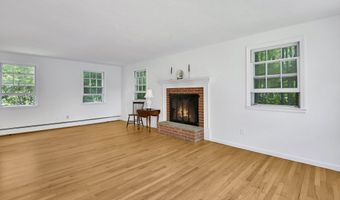 3 Deerfield Dr, Clinton, CT 06413