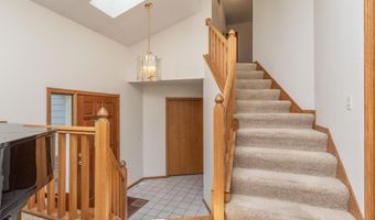 15825 Garden View Dr, Apple Valley, MN 55124