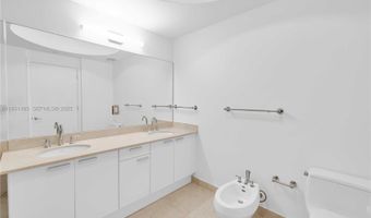 3131 NE 188th St 2-1005, Aventura, FL 33180