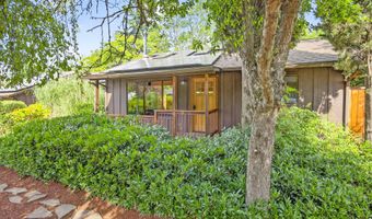 740 Park St, Ashland, OR 97520
