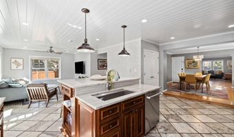 1604 N EDGEWOOD St, Arlington, VA 22201