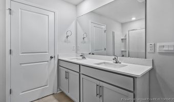 1049 Misty Creek Dr, Aberdeen, NC 28315